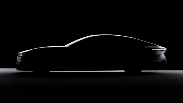 Кога: началото на 2027
Спомняте ли си Jensen Interceptor? Вероятно не, ако сте под 60-годишен. Но поне сте виждали на снимка този емблематичен британски спортен модел с V8 двигател от Chrysler. Компанията, която сега притежава правата върху името, прави ремодифицирани версии от известно време, но сега се усъвършенства и подготвя модерна интерпретация &ndash; и за всеобщо удоволствие, смята да се придържа към корените си с V8 двигател. 
